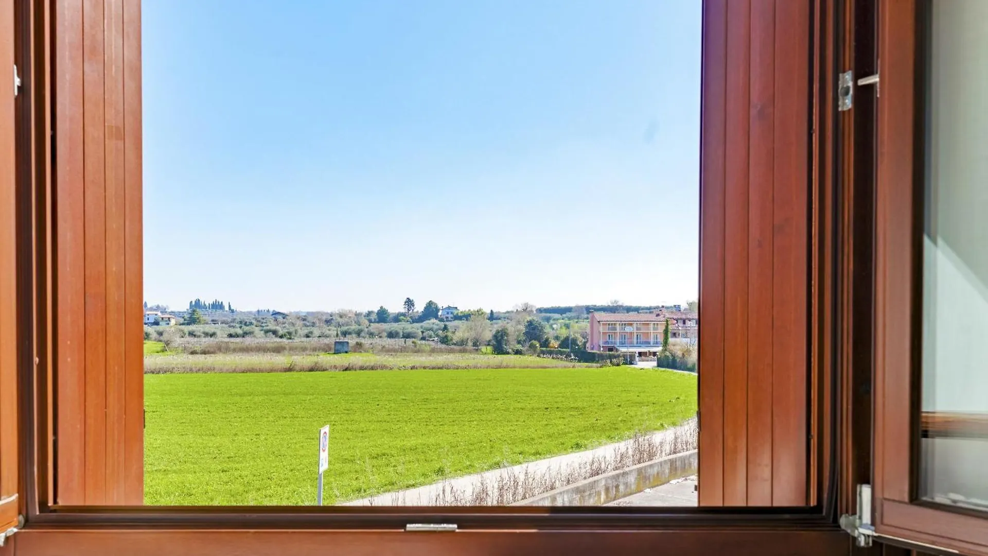 Miralago Apartments - Regarda Travel Lazise
