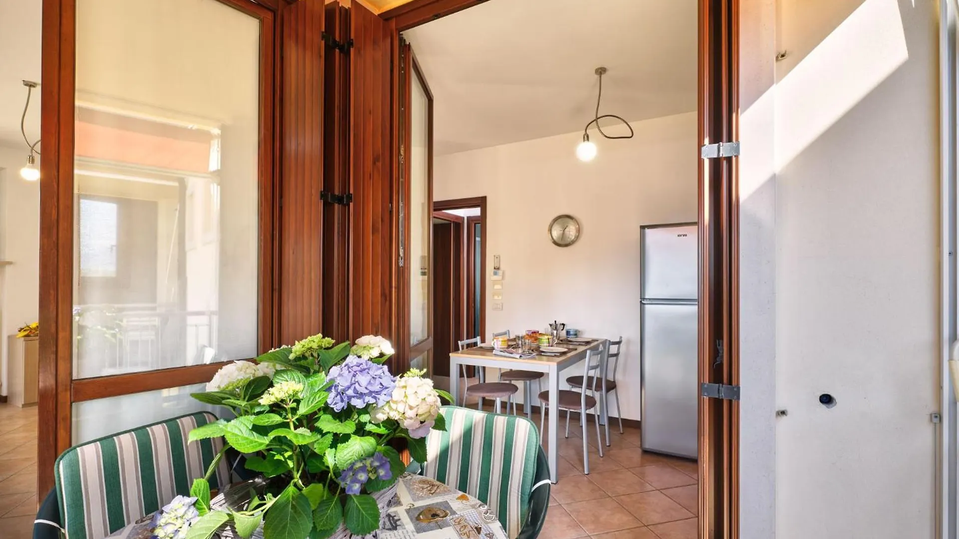 Miralago Apartments - Regarda Travel Lazise Italia